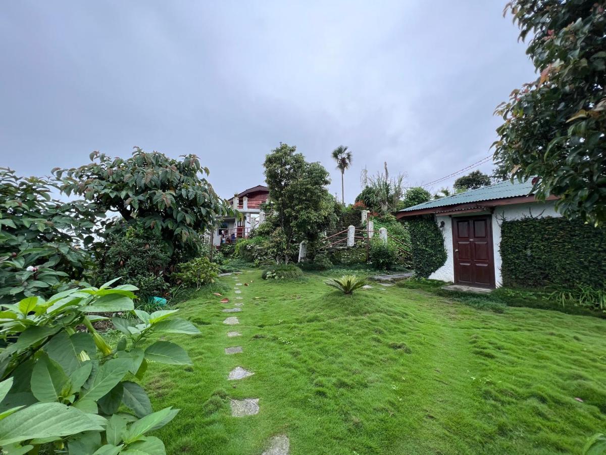 Es Deurali Resort Pokhara Eksteriør billede