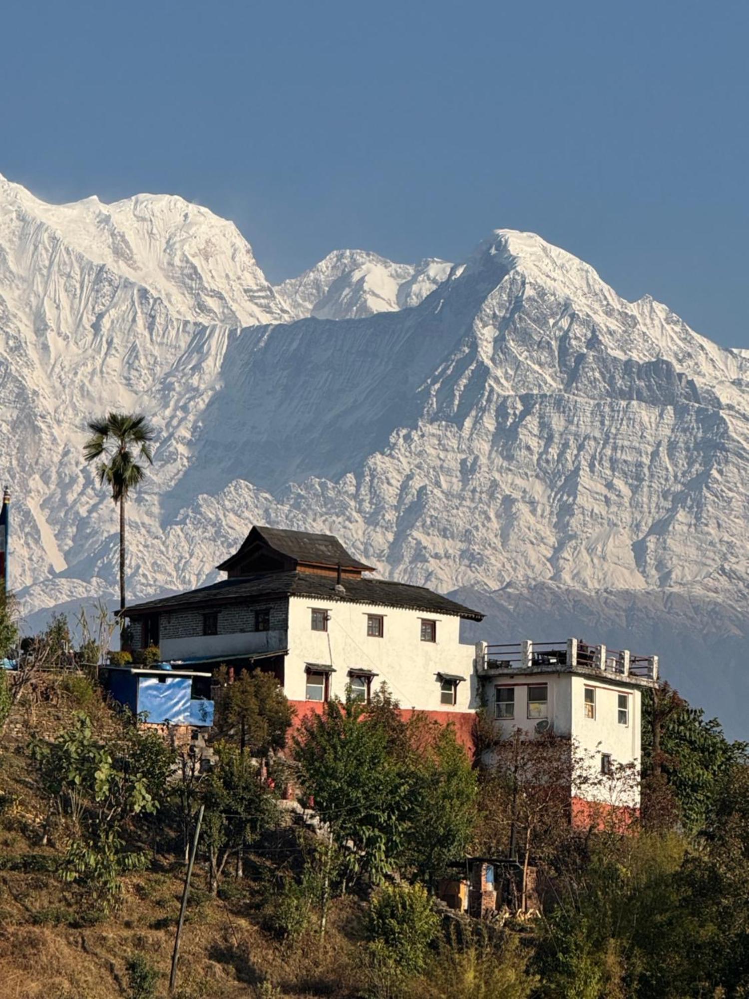 Es Deurali Resort Pokhara Eksteriør billede