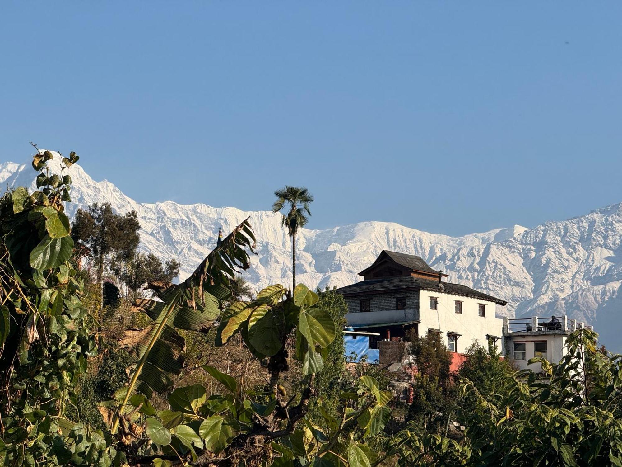 Es Deurali Resort Pokhara Eksteriør billede