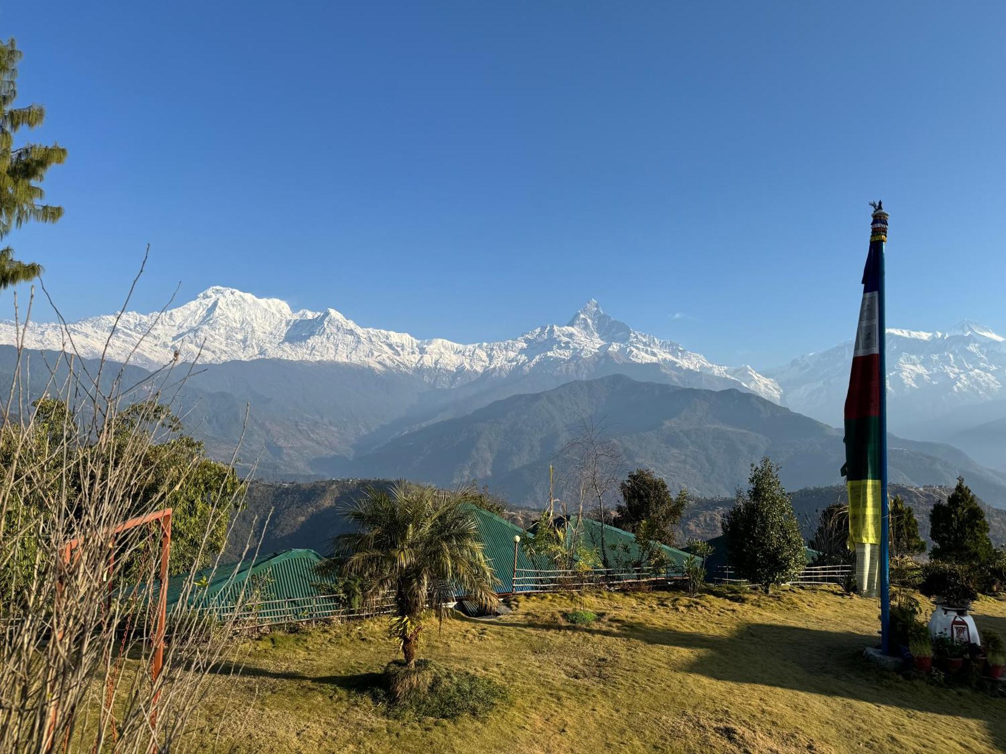 Es Deurali Resort Pokhara Eksteriør billede