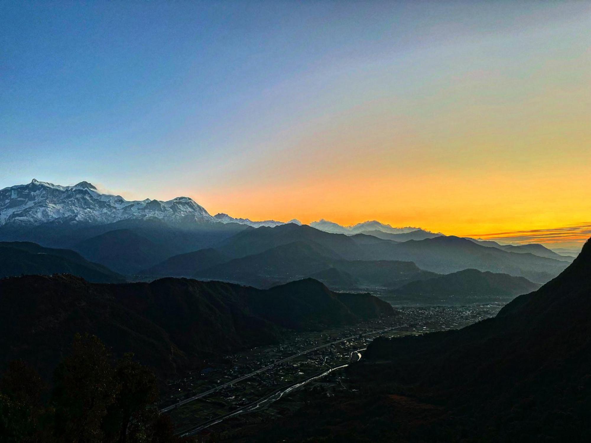 Es Deurali Resort Pokhara Eksteriør billede