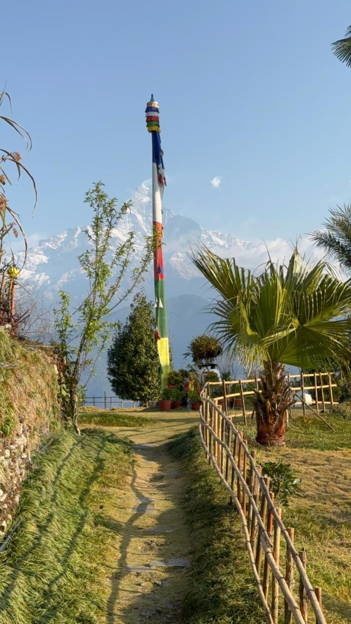Es Deurali Resort Pokhara Eksteriør billede