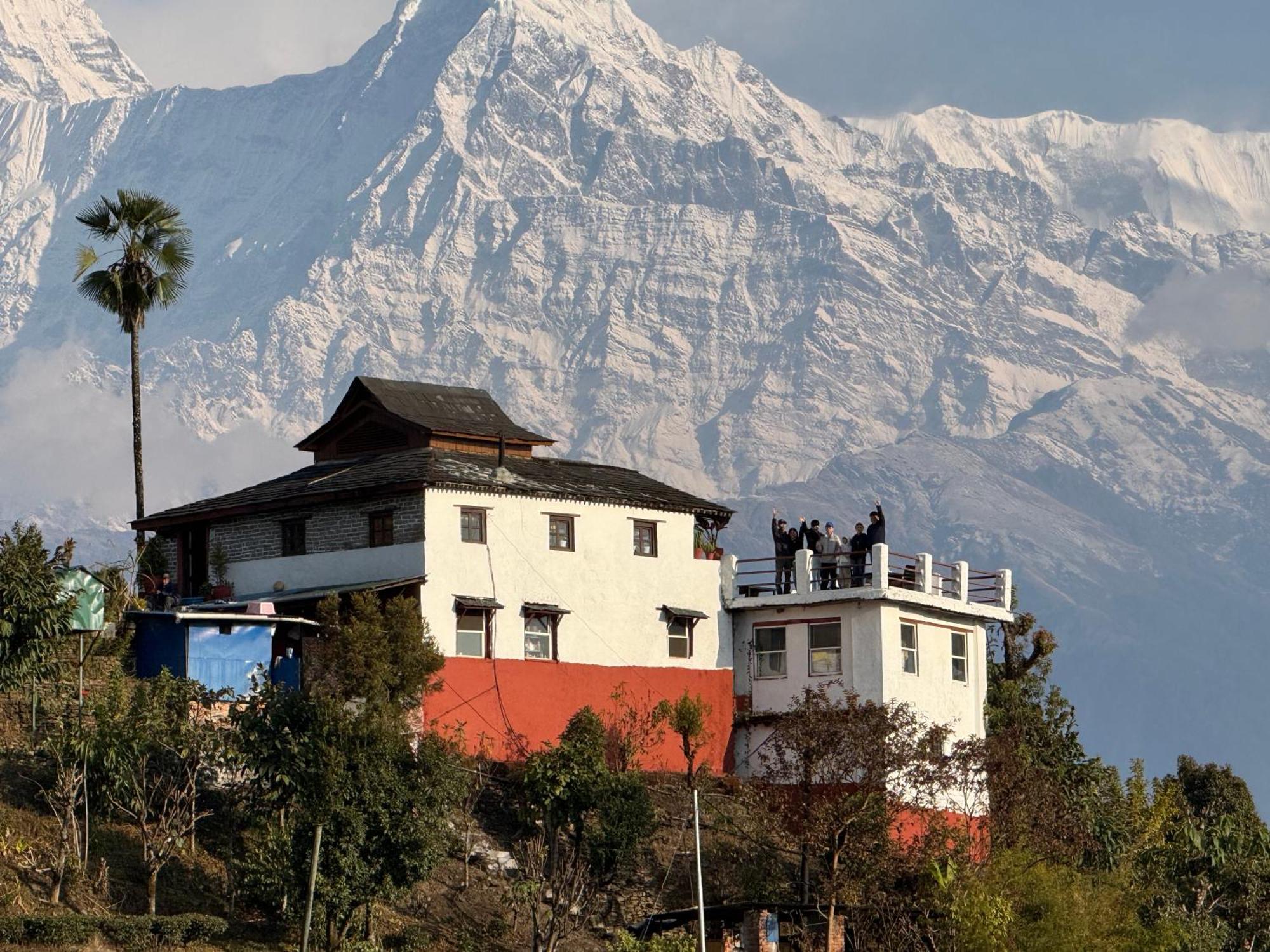 Es Deurali Resort Pokhara Eksteriør billede
